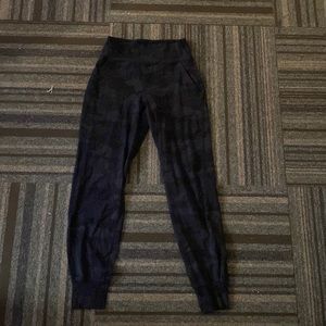 lululemon, camouflage, joggers, high-rise